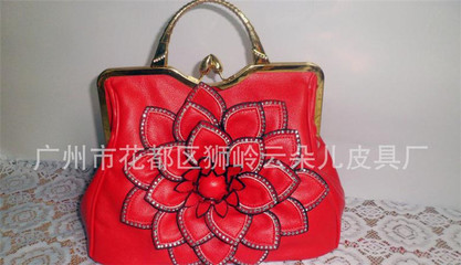 云朵兒皮具 加盟連鎖火爆招商，專業咨詢助力創業夢想